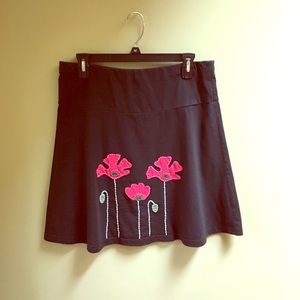 Synergy organic cotton black skirt with flower